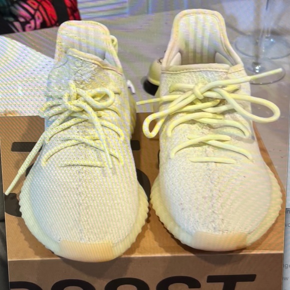 Yeezy x Adidas - Picture 1 of 7